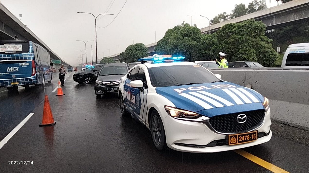 Atas Diskresi Kepolisian, PT Jasamarga Transjawa Tol Berlakukan Contraflow dari Km 47 s.d Km 61 Arah Cikampek Jalan Tol Jakarta-Cikampek